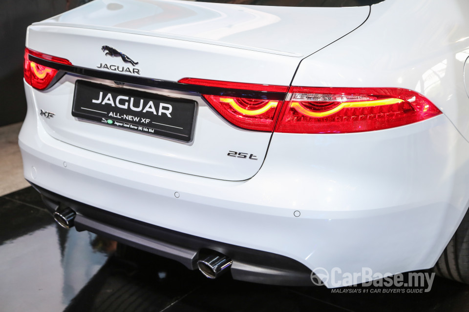 Jaguar XF X260 (2016) Exterior