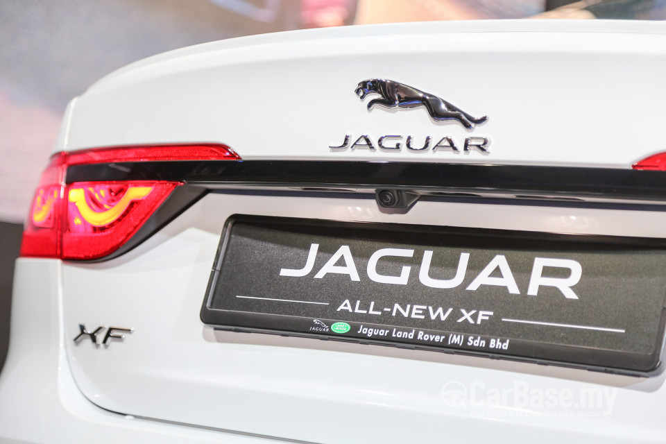Jaguar XF X260 (2016) Exterior