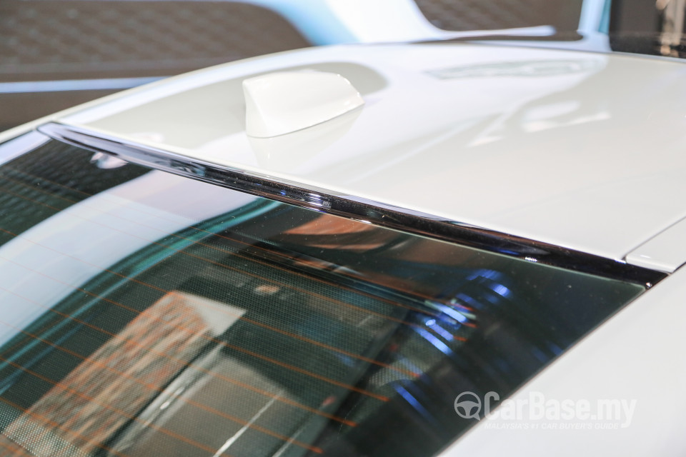 Jaguar XF X260 (2016) Exterior