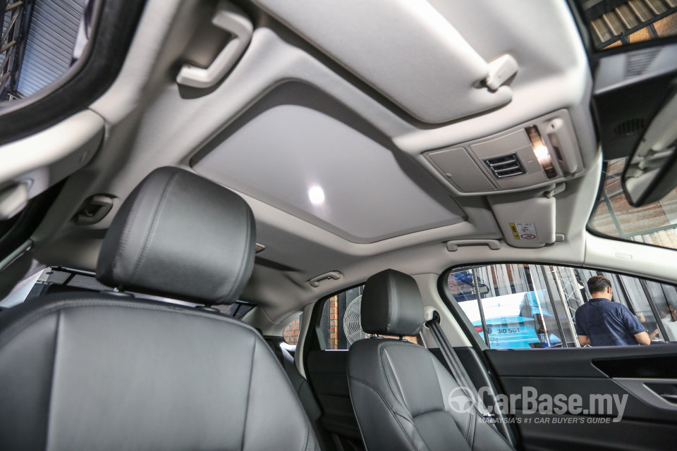 Jaguar XF X260 (2016) Interior