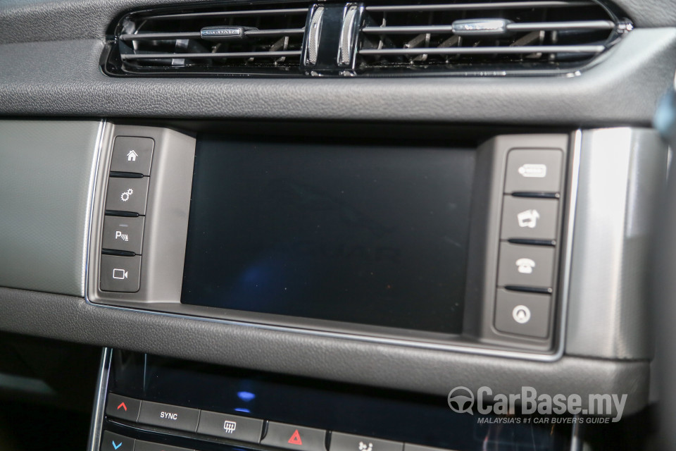 Jaguar XF X260 (2016) Interior