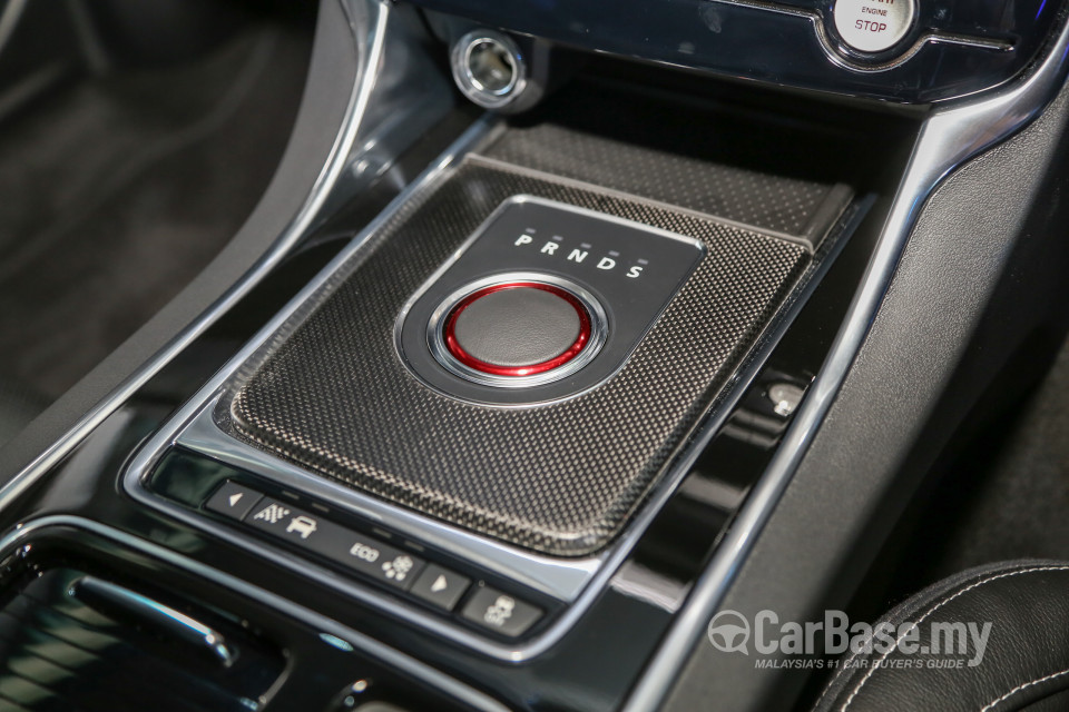 Jaguar XF X260 (2016) Interior