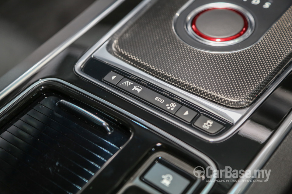 Jaguar XF X260 (2016) Interior