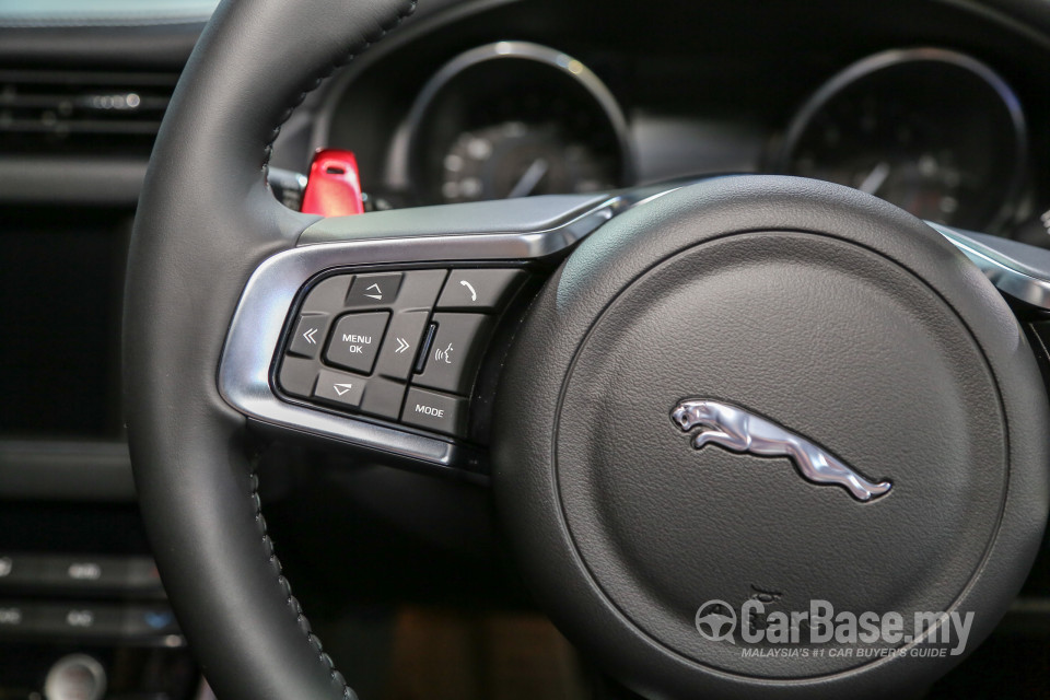 Jaguar XF X260 (2016) Interior
