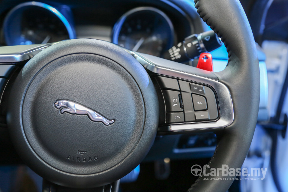 Jaguar XF X260 (2016) Interior