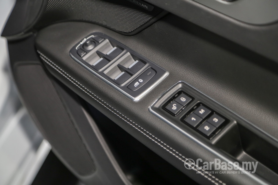 Jaguar XF X260 (2016) Interior