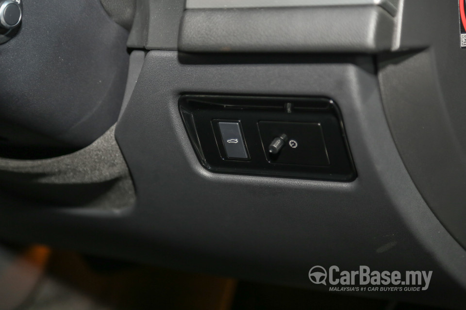 Jaguar XF X260 (2016) Interior