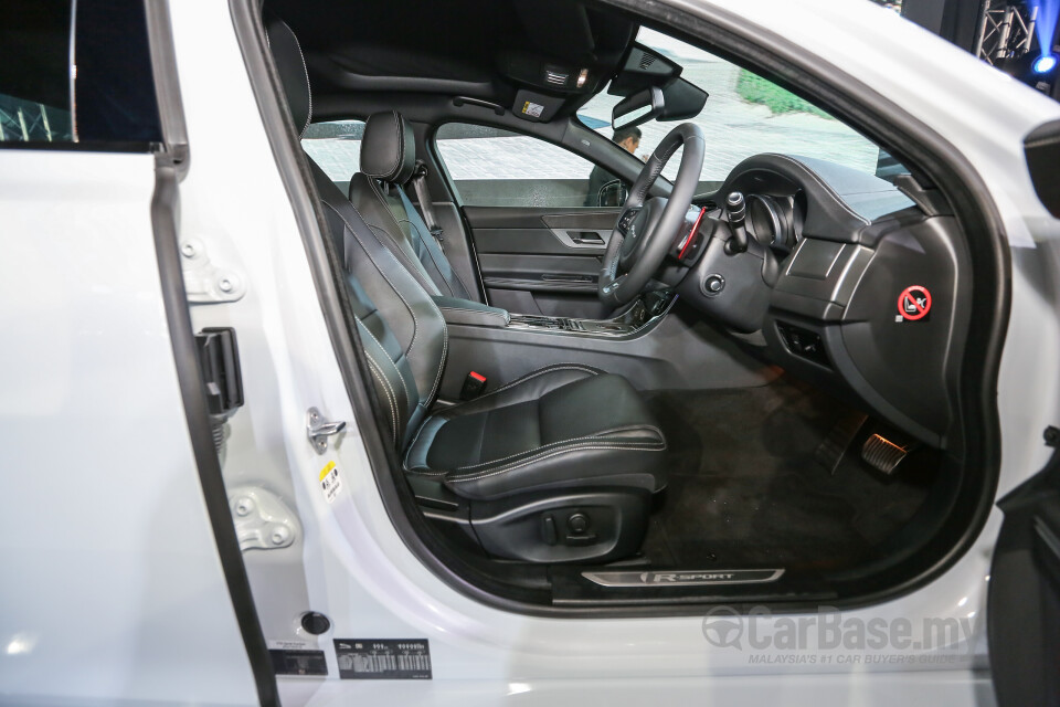 Audi A4 B9 (2016) Interior