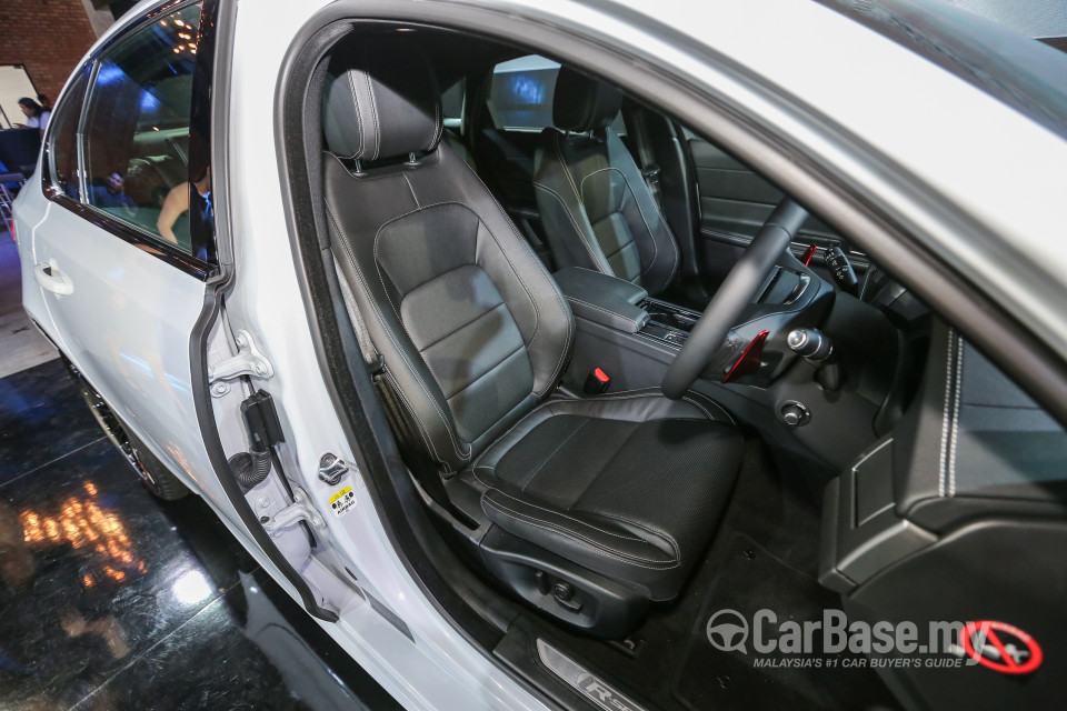 Jaguar XF X260 (2016) Interior