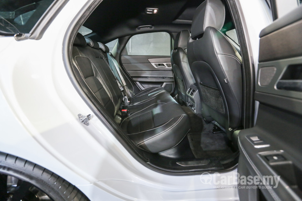 Jaguar XF X260 (2016) Interior