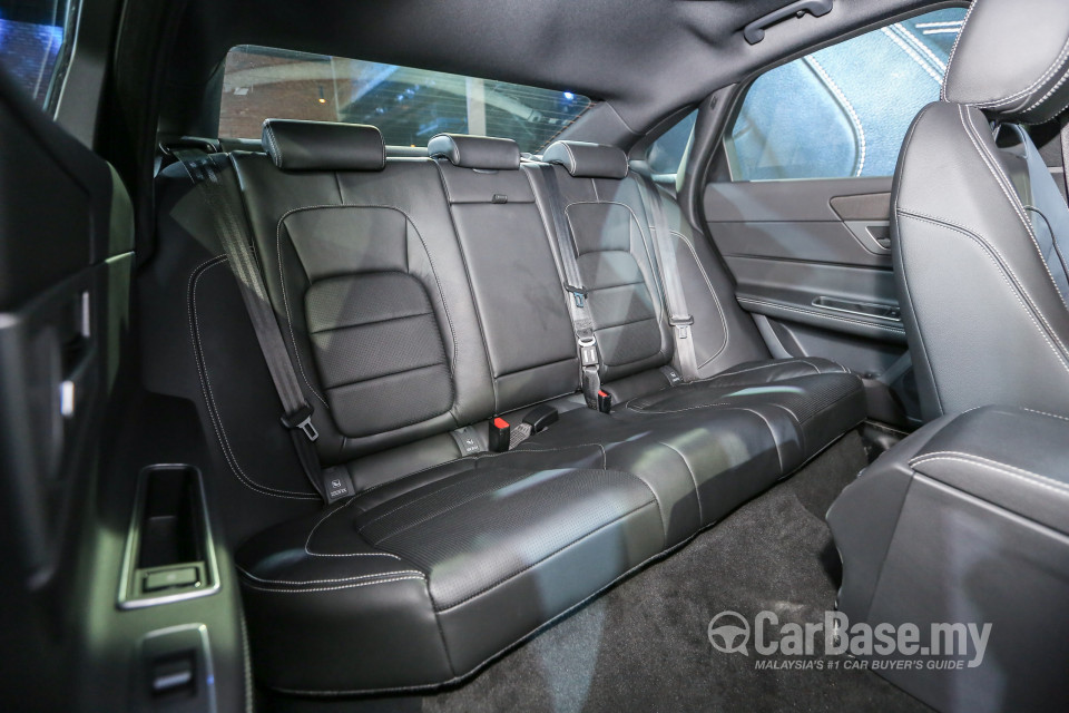 Jaguar XF X260 (2016) Interior