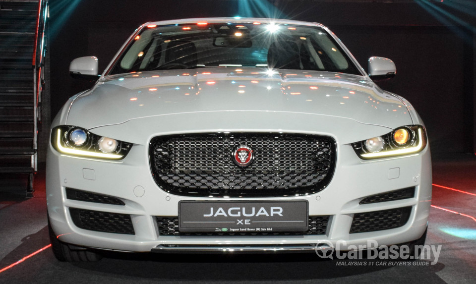 Jaguar XE X760 (2016) Exterior