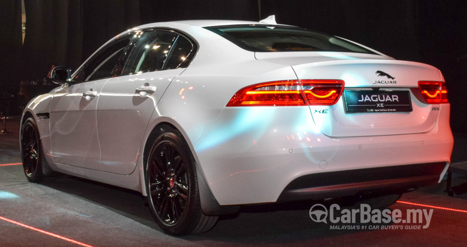 Jaguar XE X760 (2016) Exterior