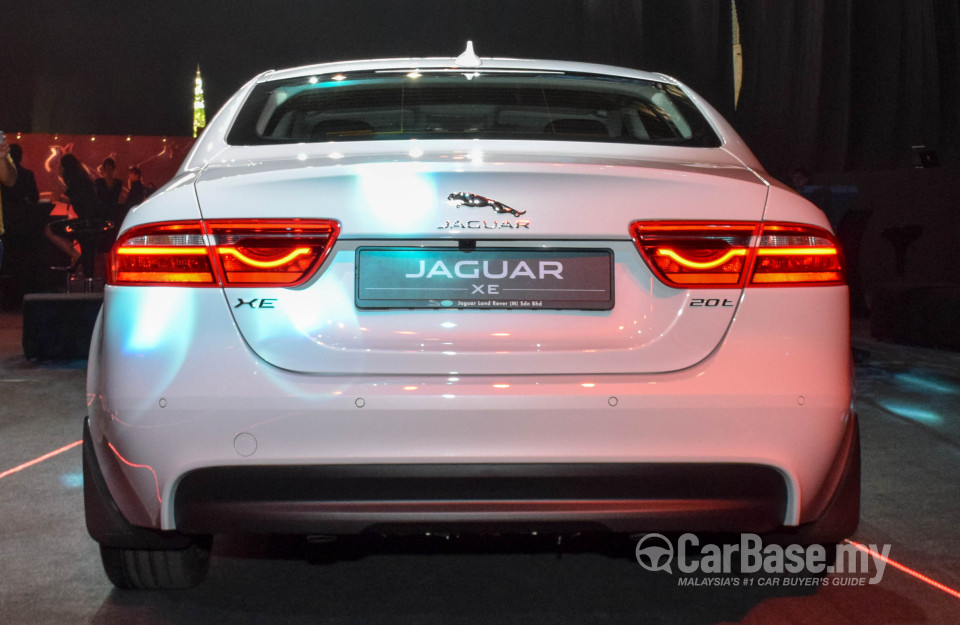 Jaguar XE X760 (2016) Exterior