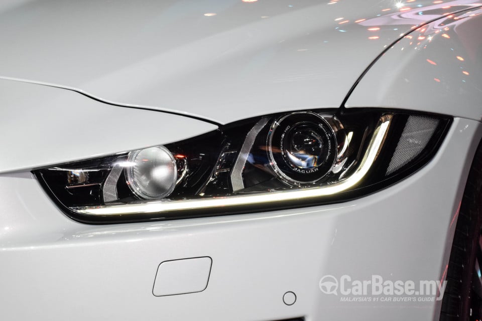 Jaguar XE X760 (2016) Exterior