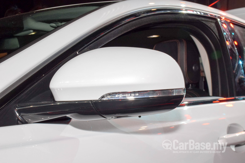 Jaguar XE X760 (2016) Exterior