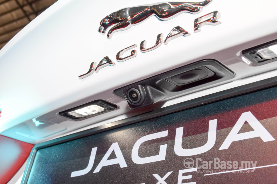 Jaguar XE X760 (2016) Exterior