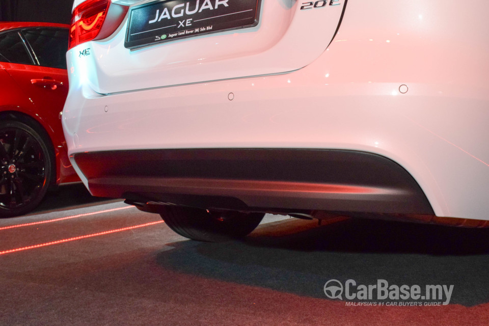 Jaguar XE X760 (2016) Exterior