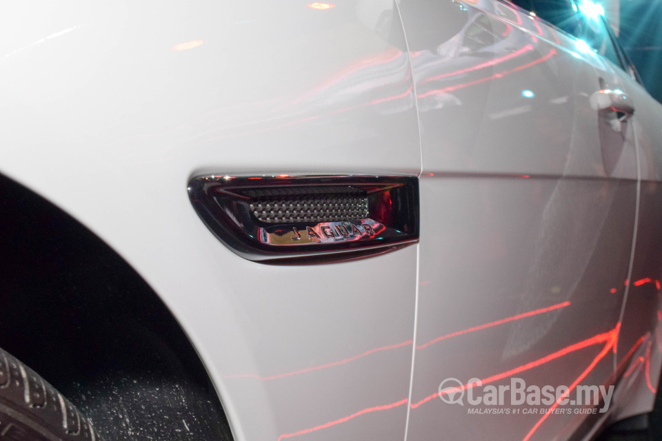 Jaguar XE X760 (2016) Exterior