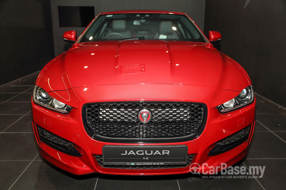 Jaguar XE X760 (2016) Exterior