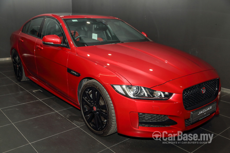 Jaguar XE X760 (2016) Exterior