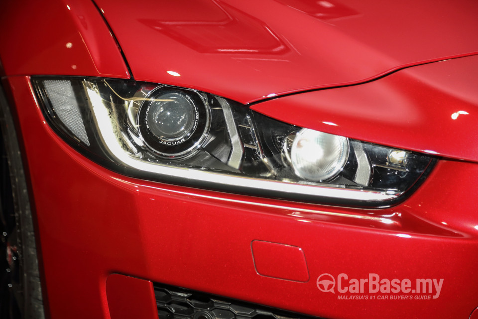 Jaguar XE X760 (2016) Exterior