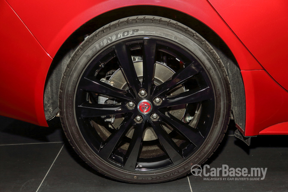 Jaguar XE X760 (2016) Exterior