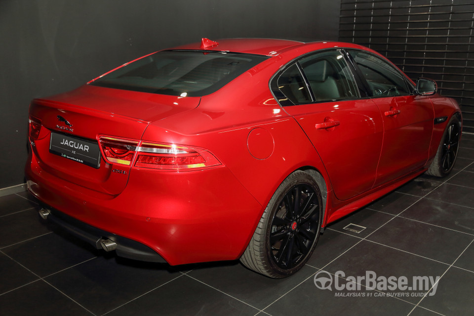 Jaguar XE X760 (2016) Exterior