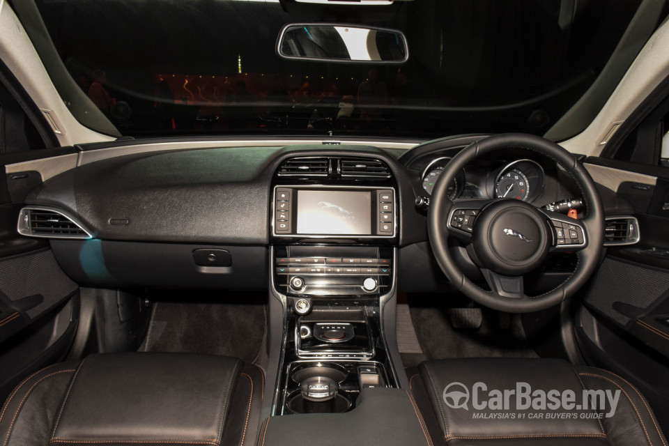 Jaguar XE X760 (2016) Interior