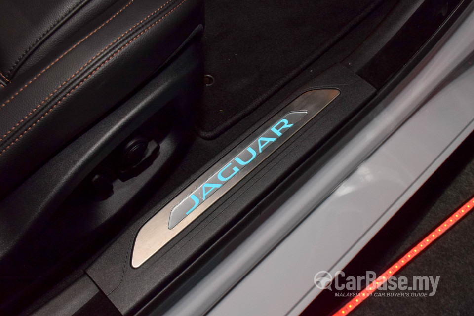 Jaguar XE X760 (2016) Interior