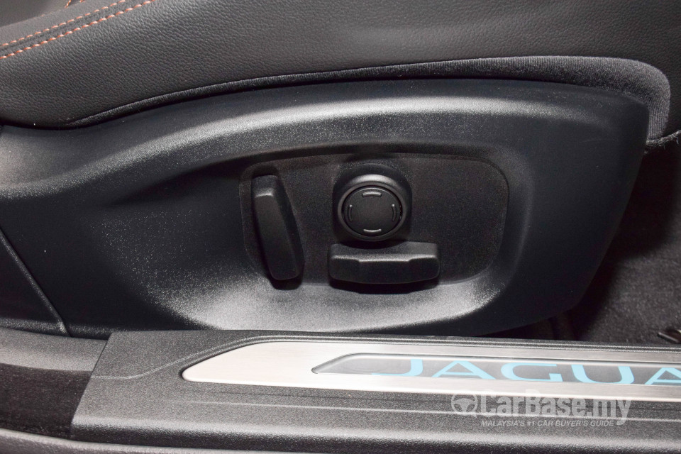 Jaguar XE X760 (2016) Interior