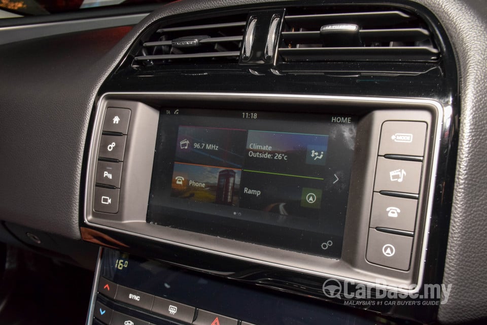 Jaguar XE X760 (2016) Interior