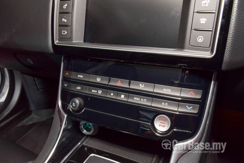Jaguar XE X760 (2016) Interior