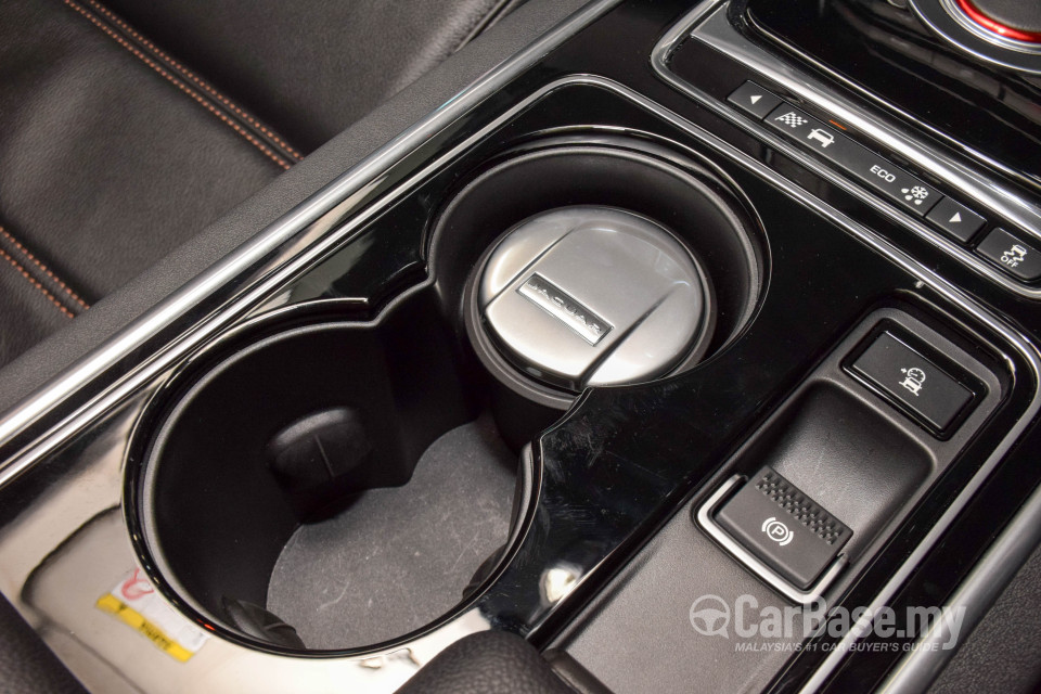 Jaguar XE X760 (2016) Interior