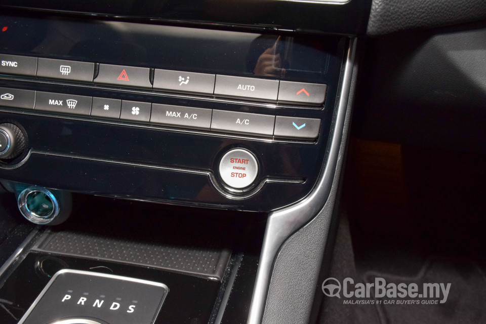 Jaguar XE X760 (2016) Interior