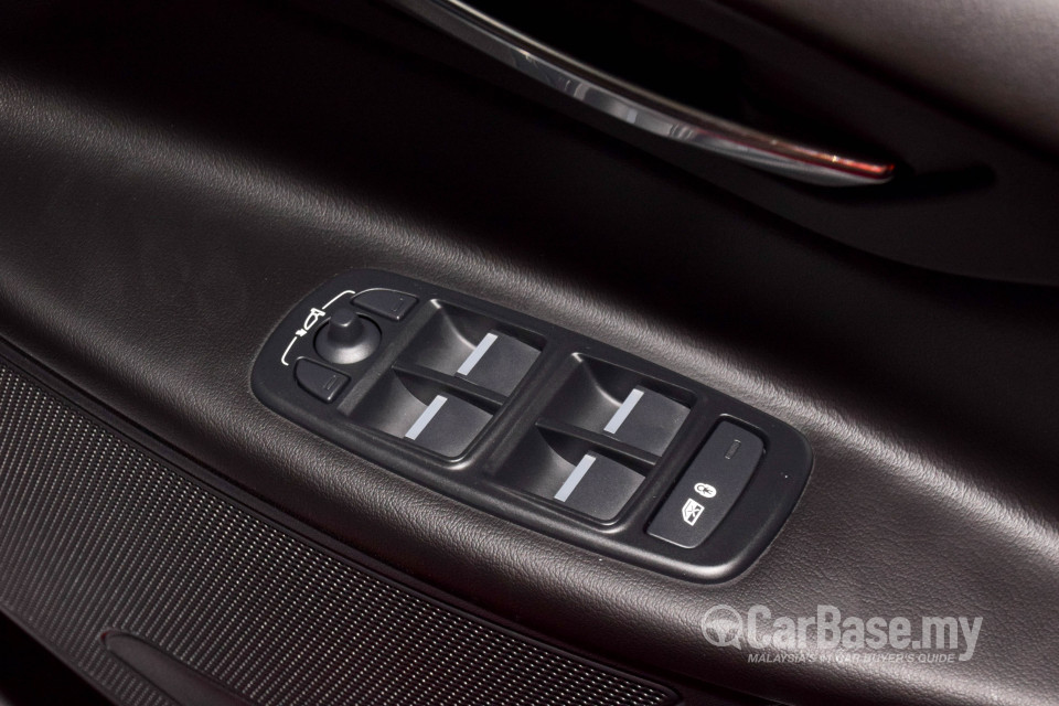 Jaguar XE X760 (2016) Interior