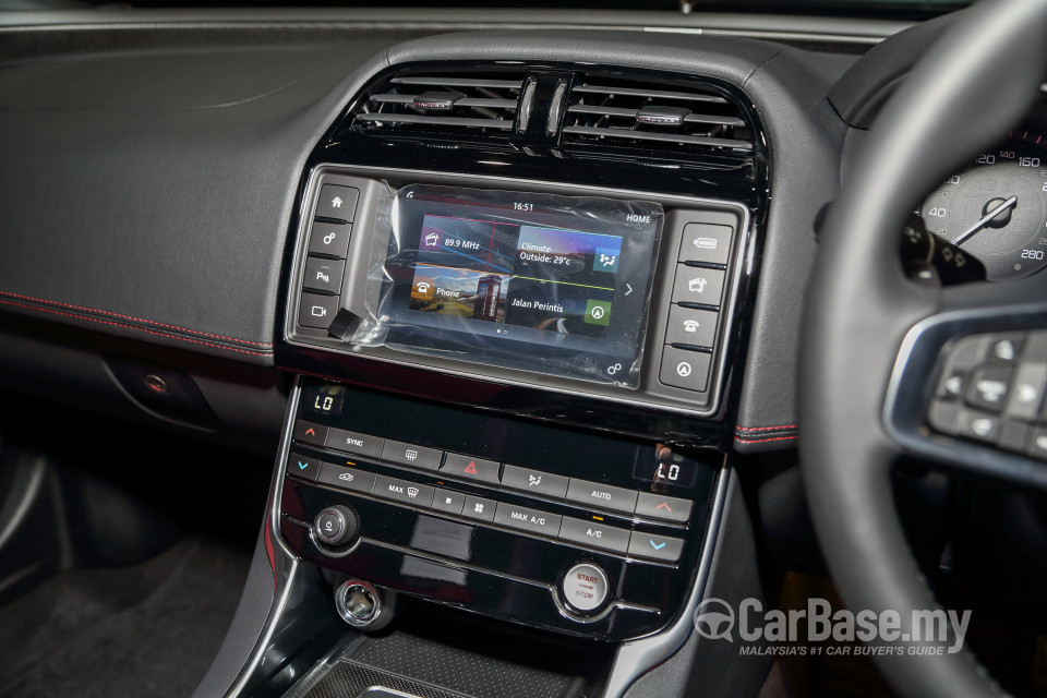 Jaguar XE X760 (2016) Interior