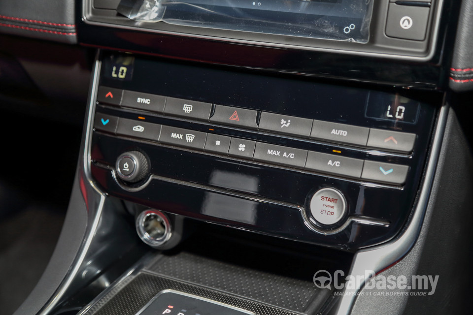 Jaguar XE X760 (2016) Interior