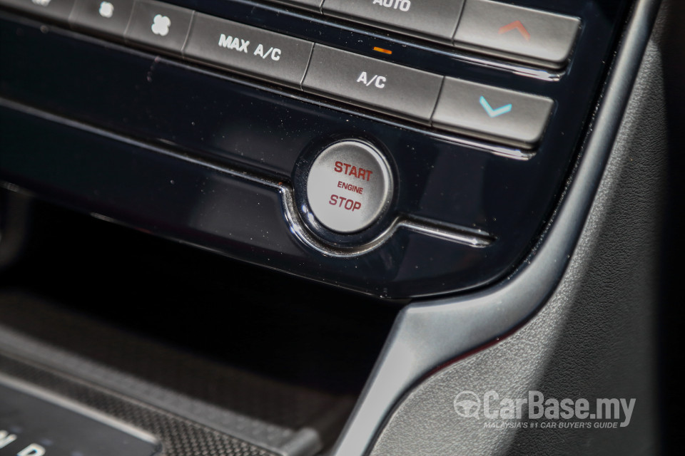 Jaguar XE X760 (2016) Interior