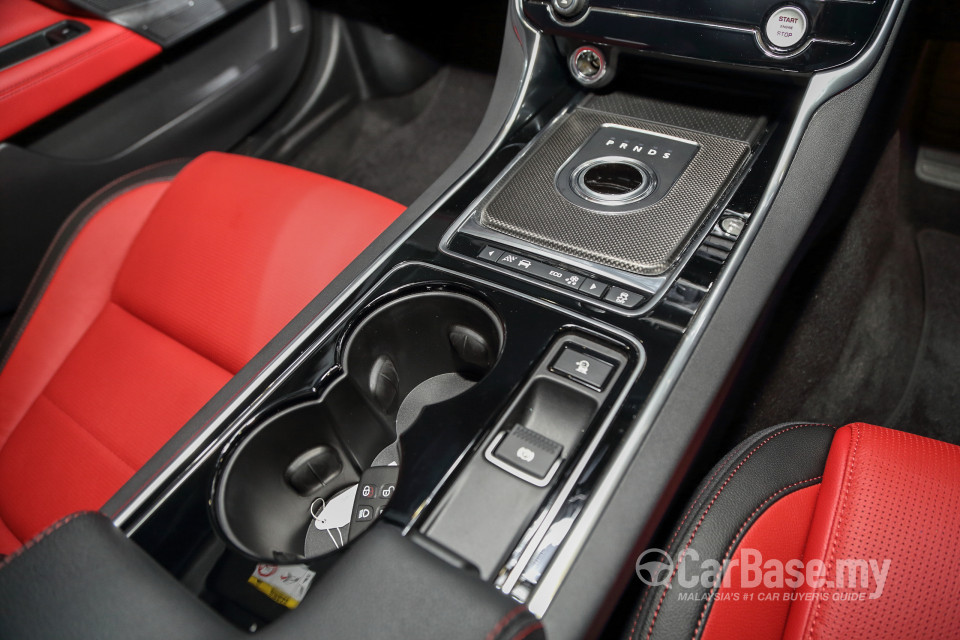 Jaguar XE X760 (2016) Interior