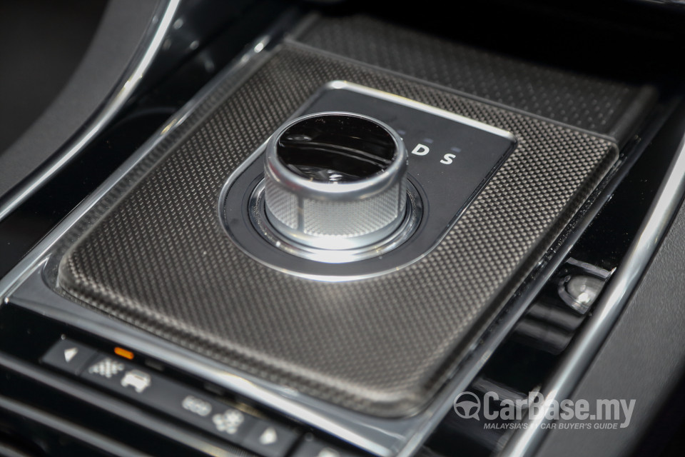 Jaguar XE X760 (2016) Interior