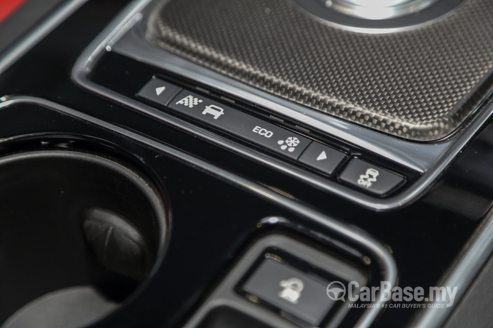 Jaguar XE X760 (2016) Interior