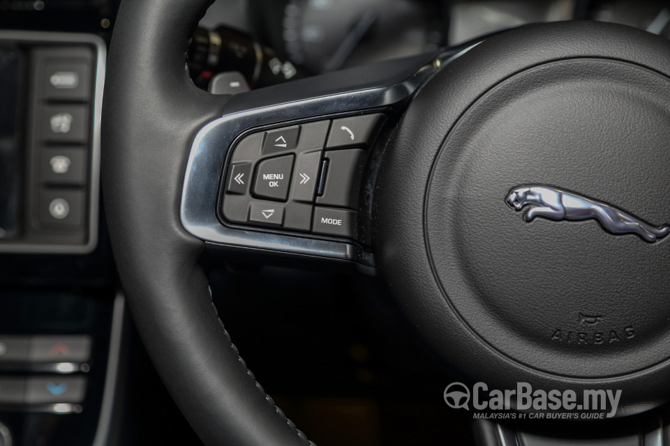 Jaguar XE X760 (2016) Interior