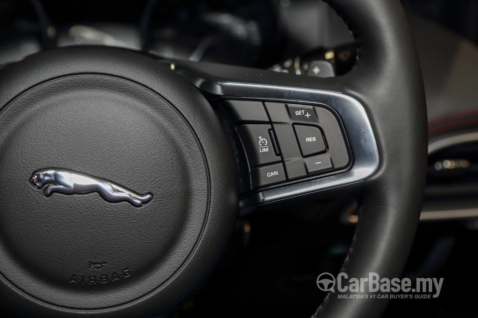 Jaguar XE X760 (2016) Interior
