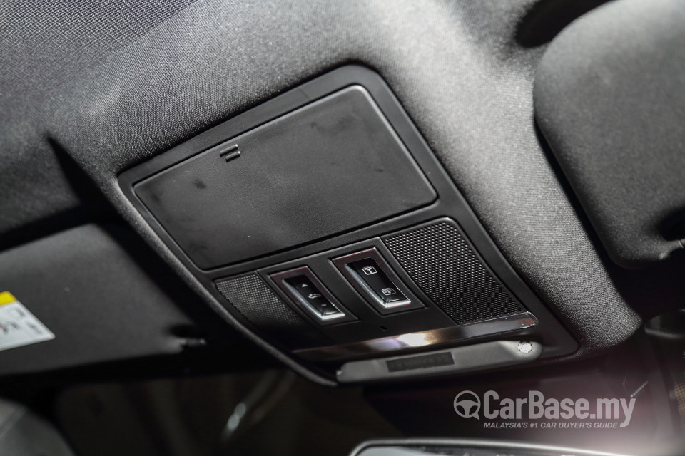 Jaguar XE X760 (2016) Interior