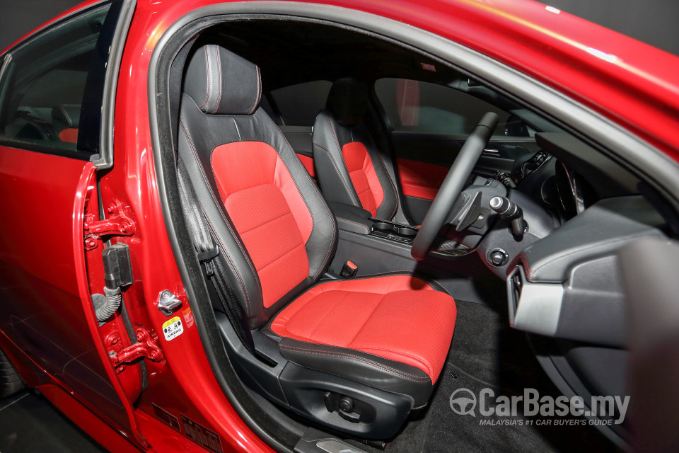 Jaguar XE X760 (2016) Interior