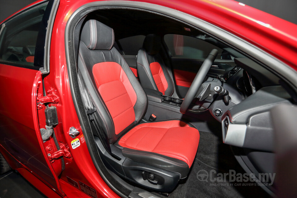 Toyota Fortuner AN160 (2016) Interior