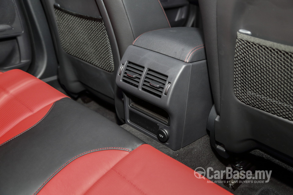 Jaguar XE X760 (2016) Interior