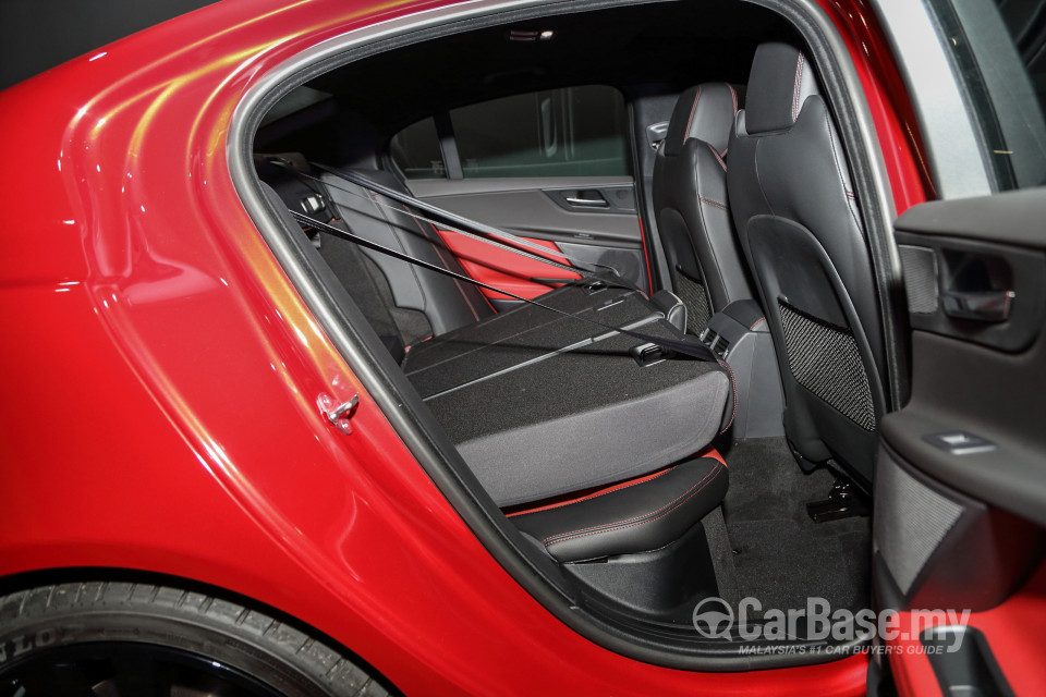 Jaguar XE X760 (2016) Interior