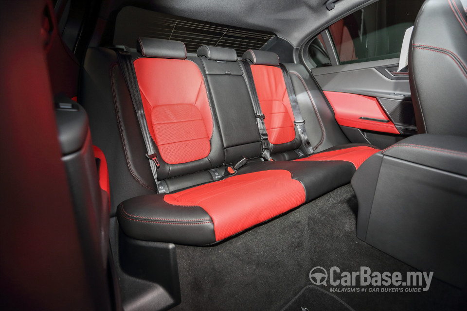 Jaguar XE X760 (2016) Interior